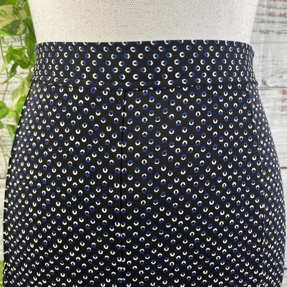 Talbots Skirt 8 Navy Blue Polka Dots Knee Flared A Line Slinky Stretch Modest - Picture 4 of 8